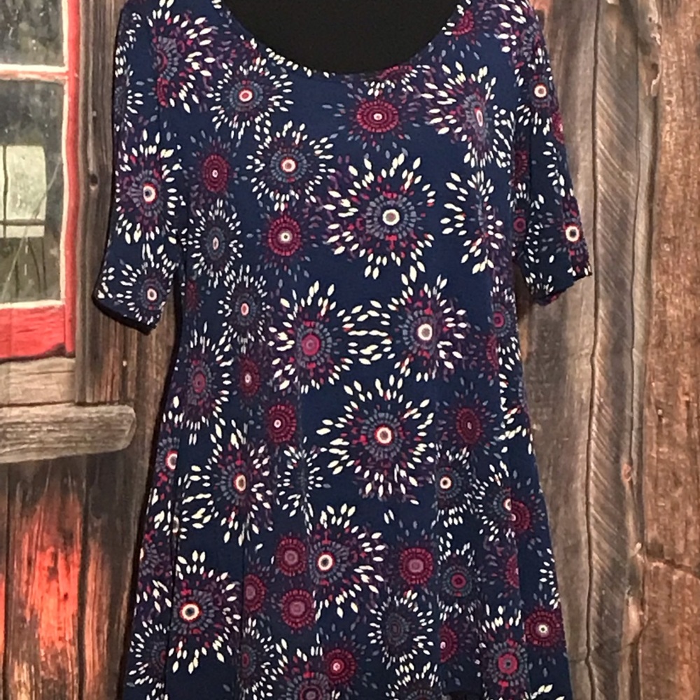 NWOT Lularoe Sunburst Top Navy